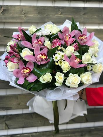 Букет цветов из: Розы и Хризантемы в Юдино Республика Татарстан