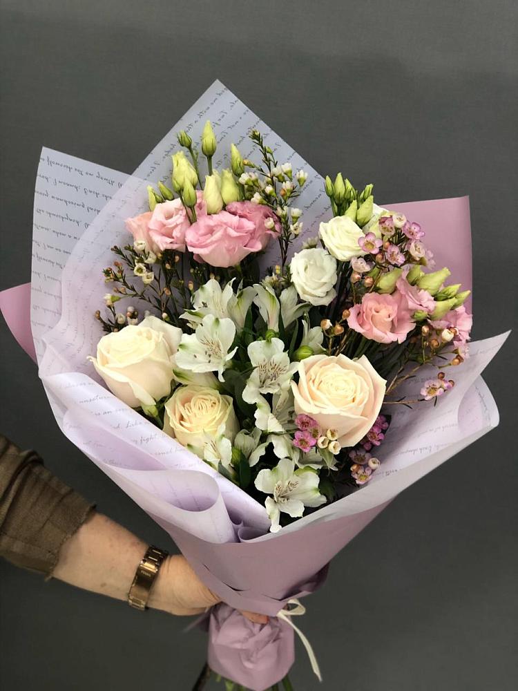 Букет цветов из: Альстромерии, Розы и Лизиантусы в Юдино Республика Татарстан