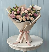 Букет цветов из:  Розы и Лизиантусы в Юдино Республика Татарстан