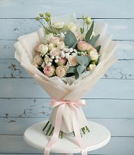 Букет цветов из:  Розы и Лизиантусы в Юдино Республика Татарстан