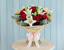 Букет цветов из:  Лилии и Розы в Юдино Республика Татарстан