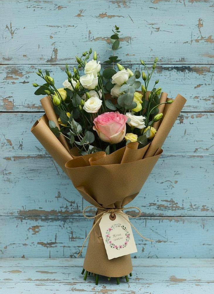 Букет цветов из: Розы и Лизиантусы в Юдино Республика Татарстан