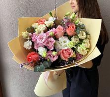Букет цветов из:  Розы, Лизиантусы и Гвоздики #REPLACE_PRED# Юдино Республика Татарстан
