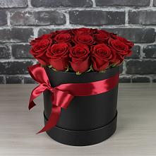 Цветочная композиция из Розы в шляпной коробке в Юдино Республика Татарстан