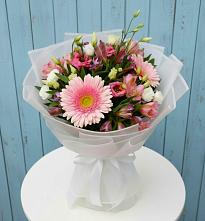 Букет цветов из:  Герберы, Альстромерии и Лизиантусы в Юдино Республика Татарстан