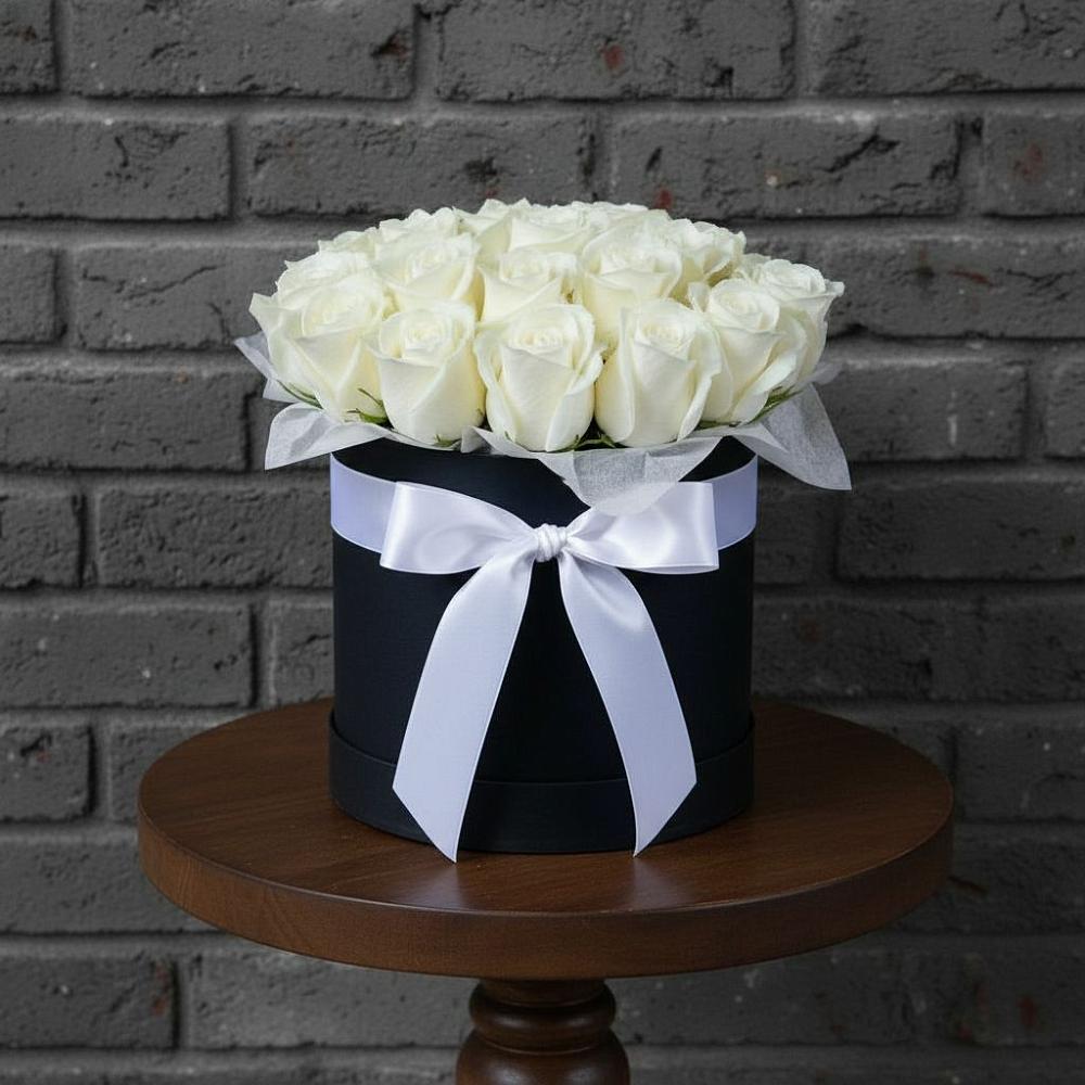 Цветочная композиция из Розы в шляпной коробке в Юдино Республика Татарстан