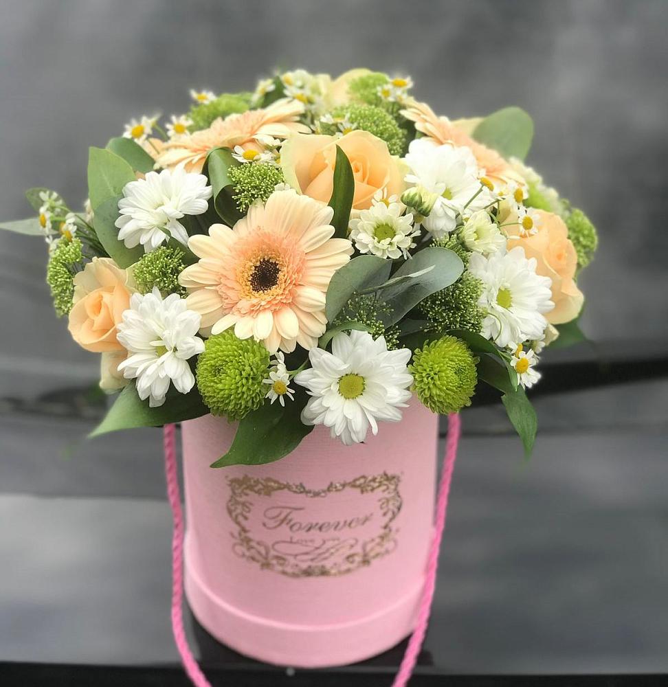 Цветочная композиция из Розы, Герберы и Хризантемы в шляпной коробке в Юдино Республика Татарстан