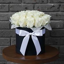 Цветочная композиция из Розы в шляпной коробке в Юдино Республика Татарстан